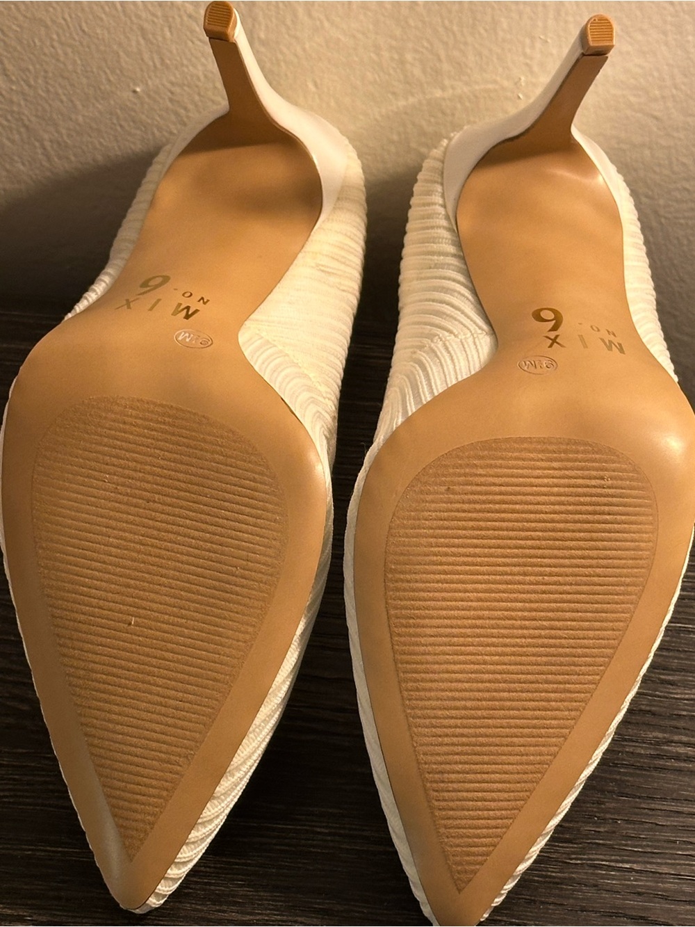 Mi Cream Pointed-Toe Ribbed Pump Heels - Picture 4 of 5